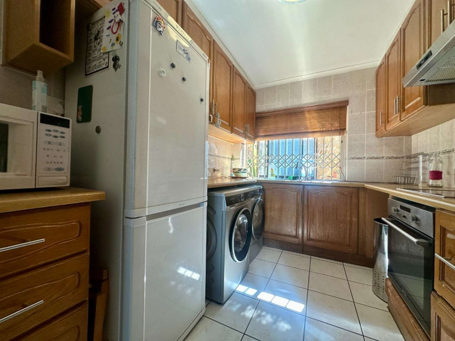 To Let 3 Bedroom Property for Rent in St James Western Cape